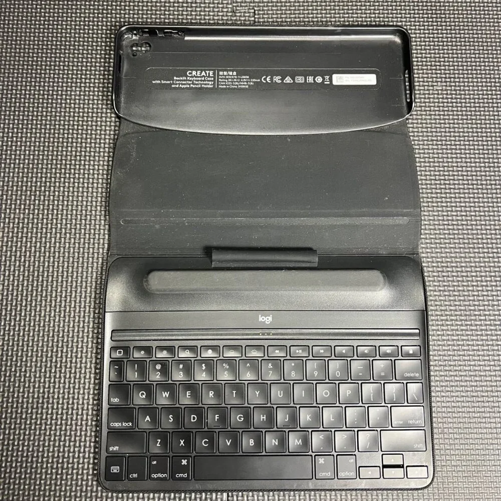 Logitech Create Backlit Keyboard Case With Smart Connector & Apple Pencil Holder